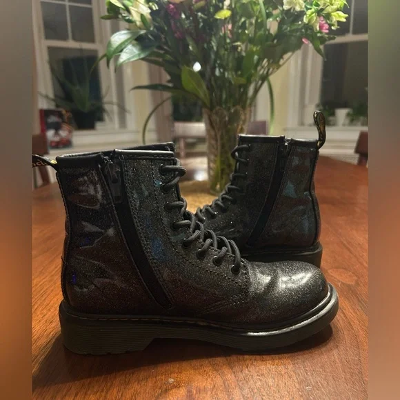 Dr. Martens 1460 Glitter Lace up boots. Junior size 2 - Picture 4 of 7